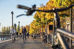 Fahrradfahren im Herbst, Foto: ADFC/Gerhard Westrich